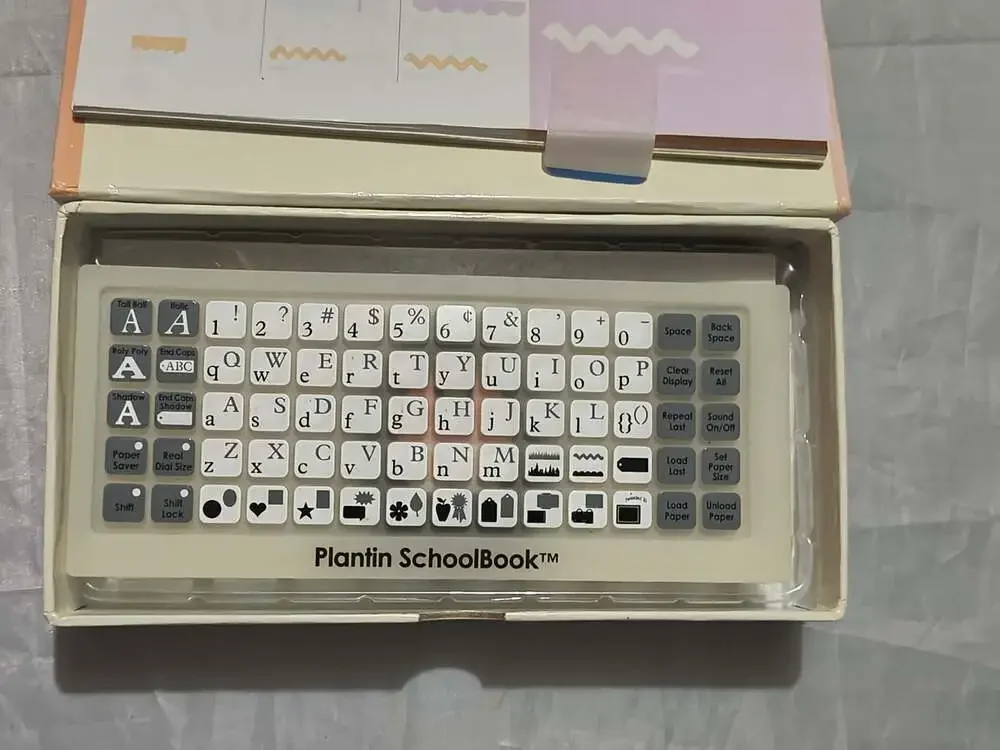 Cricut Cartridge Plantin SchoolBook COMPLETE w/ Overlay & Handbook Font Shapes